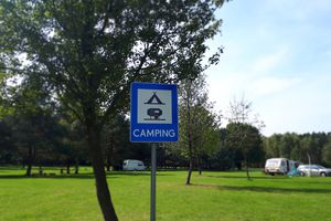 Pole kempingowe/namiotowe w Campusie Domasławice