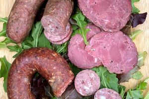 Domowe wyroby z wołowiny Salers Sośnie